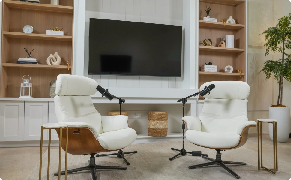 Studio B - The White Lounge set